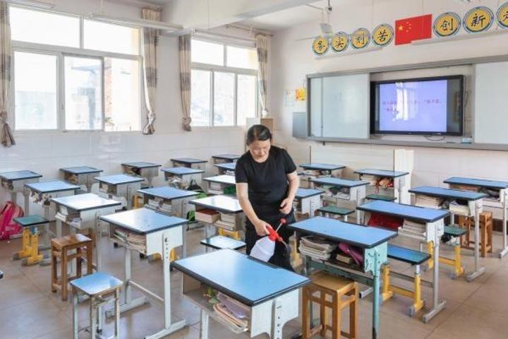 Okullar kapanır mı Son dakika: Vakalar artarsa okullar kapatılır mı Milli Eğitim Bakanı Mahmut Özer CNN Türke açıkladı