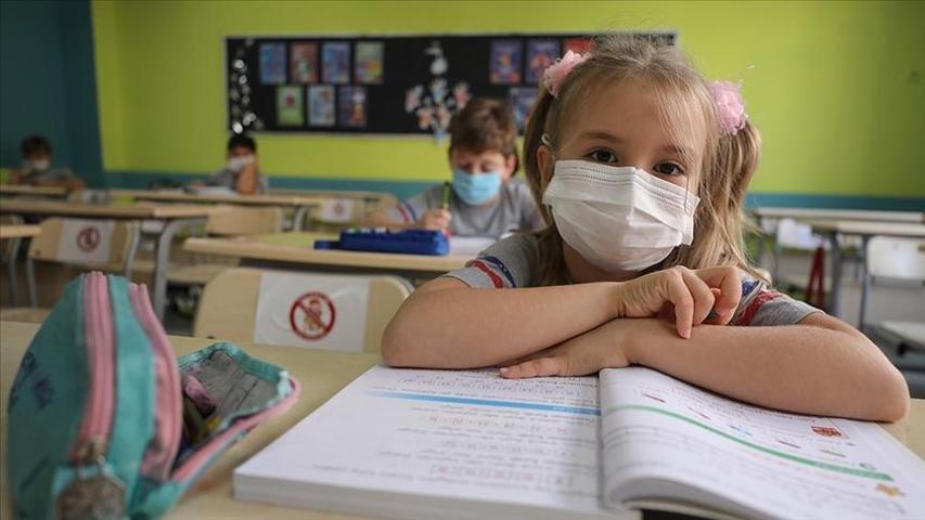 Okullar kapanır mı Son dakika: Vakalar artarsa okullar kapatılır mı Milli Eğitim Bakanı Mahmut Özer CNN Türke açıkladı