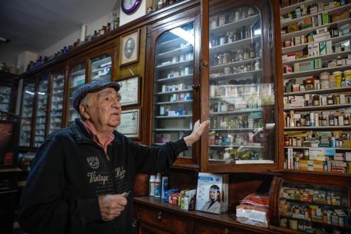 İstanbulda 119 yıllık eczane: İlaçları reçeteye göre hazırlıyor