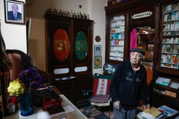 İstanbulda 119 yıllık eczane: İlaçları reçeteye göre hazırlıyor