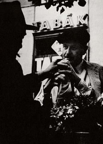 Nazım Hikmet’in bilinmeyen fotoğrafları yıllar sonra Çekya’da ortaya çıktı