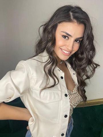 Hazal Çağlar sosyal medyayı salladı