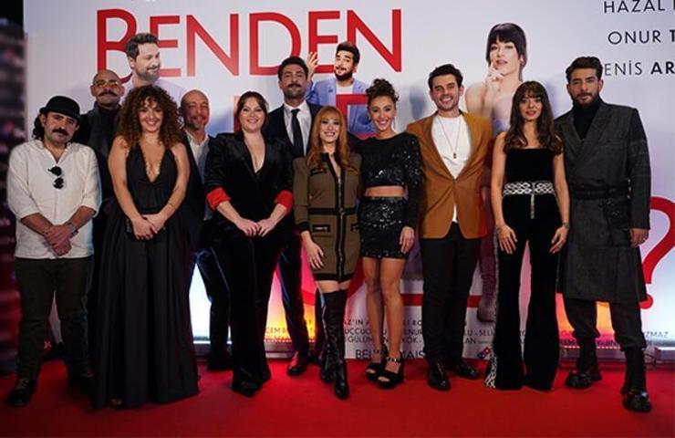 İlker Kızmaz, eşini öperek tebrik etti