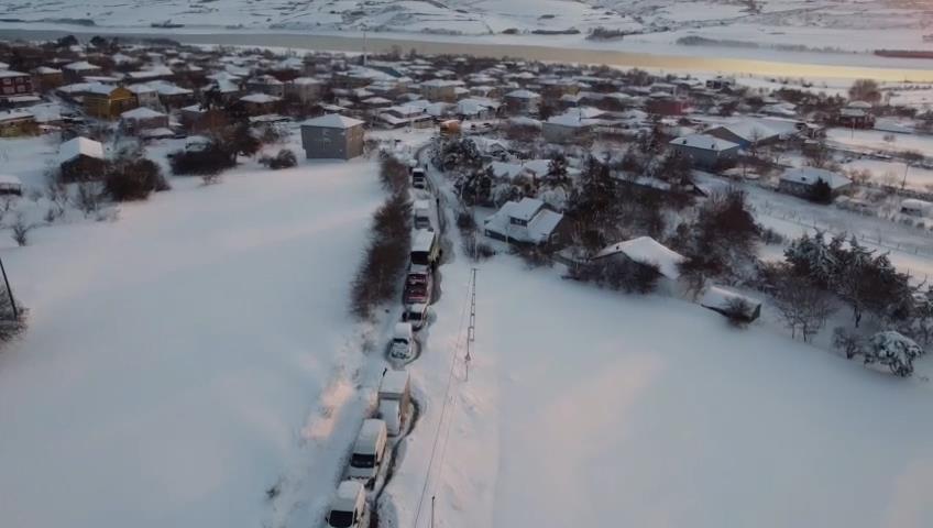 Sazlıbosna Köyü ve kapanan yol havadan görüntülendi