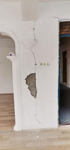 Mahallede heyelan: 2 ev boşaltıldı, 10 ev tehlike altında