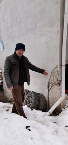 Mahallede heyelan: 2 ev boşaltıldı, 10 ev tehlike altında
