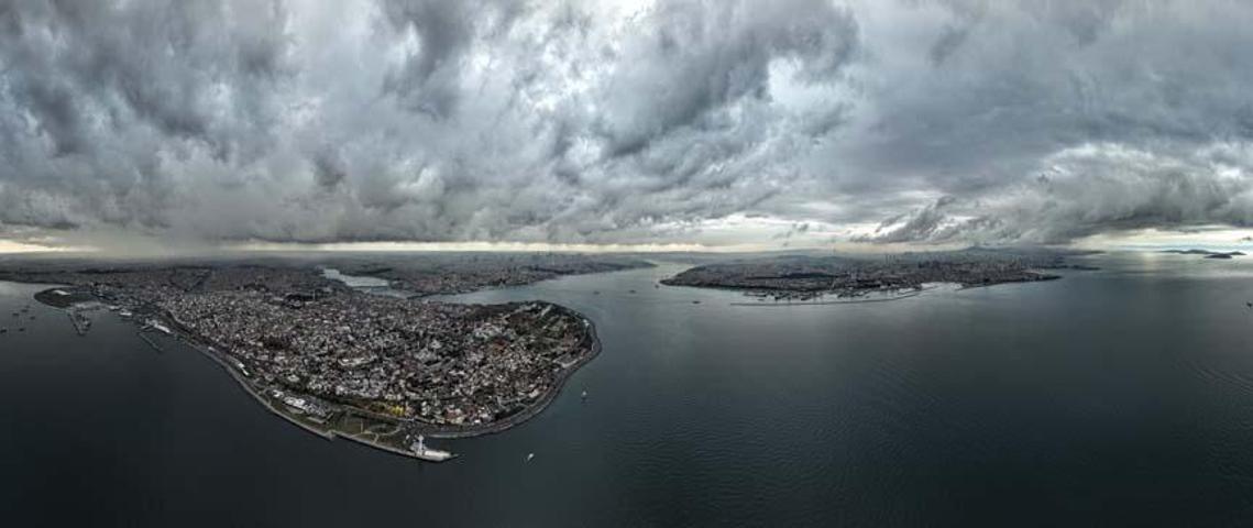 İstanbul’u kara bulutlar kapladı