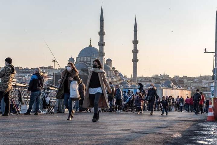 Uzmanından uyarı: Kovid-19’da maskesiz döneme geçiş için aceleci olmayın