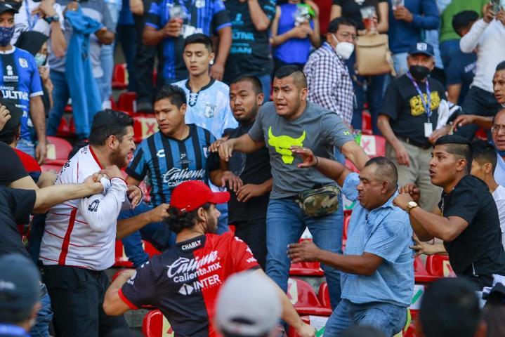 Queretaro-Atlas maçında 17 kişinin öldüğü yazıldı