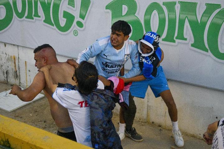 Queretaro-Atlas maçında 17 kişinin öldüğü yazıldı