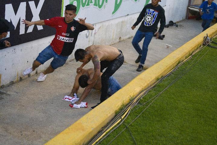 Queretaro-Atlas maçında 17 kişinin öldüğü yazıldı