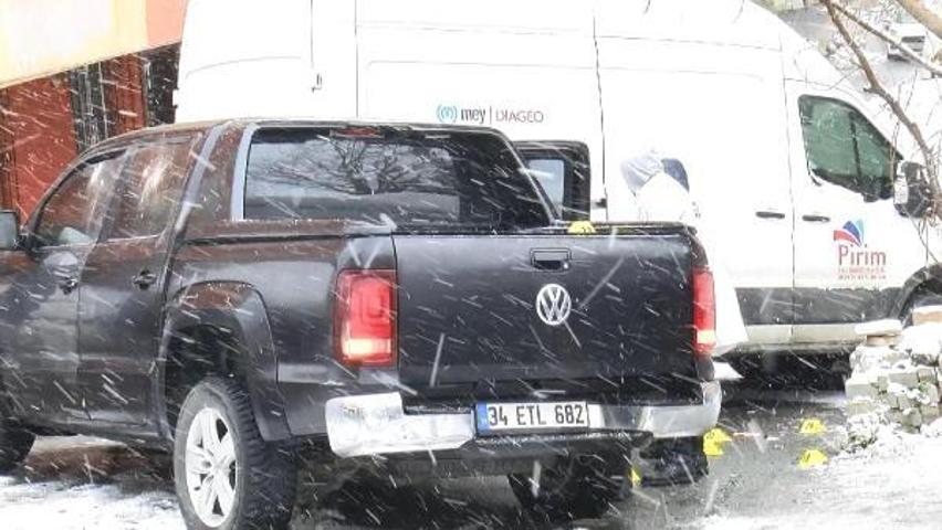 Sultangazide silahlı kavga: Evlere mermi isabet etti