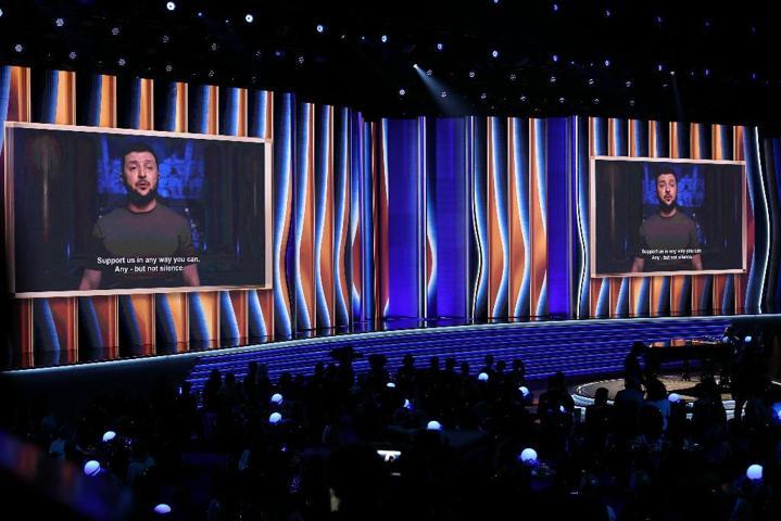 Zelenski, Grammy Ödül Töreni’nde dünyaya seslendi: “Sessiz kalmayın”