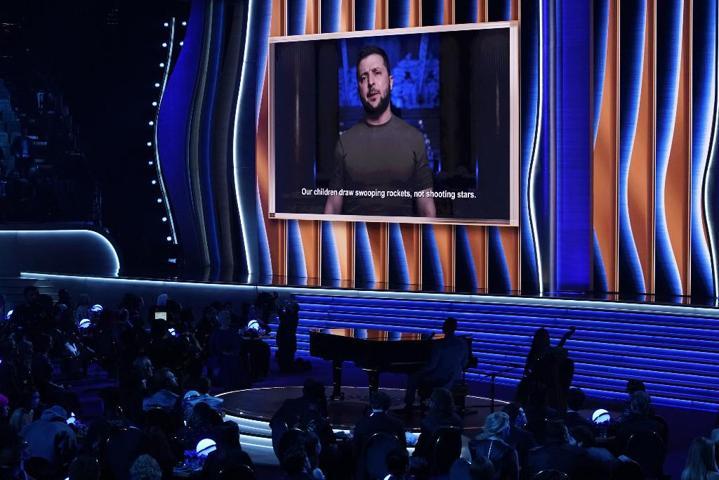 Zelenski, Grammy Ödül Töreni’nde dünyaya seslendi: “Sessiz kalmayın”