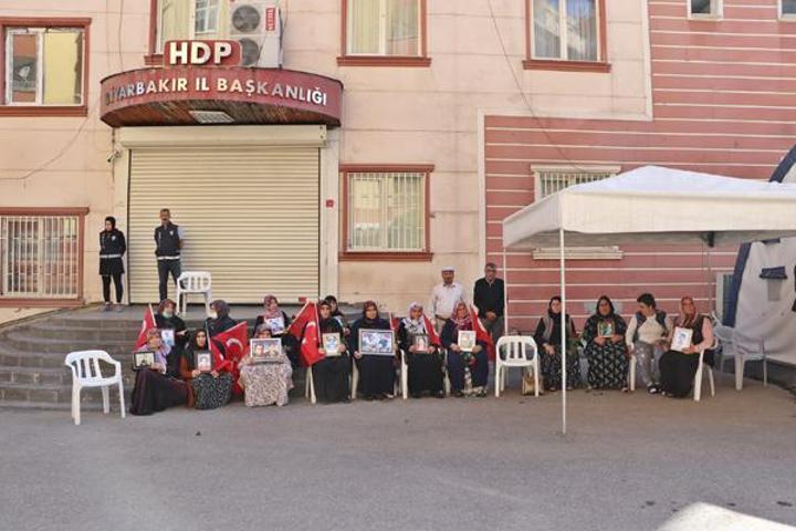 Anneler Gününe de evlat nöbetinde girdiler