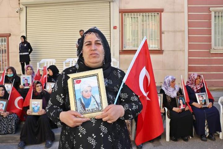 Anneler Gününe de evlat nöbetinde girdiler