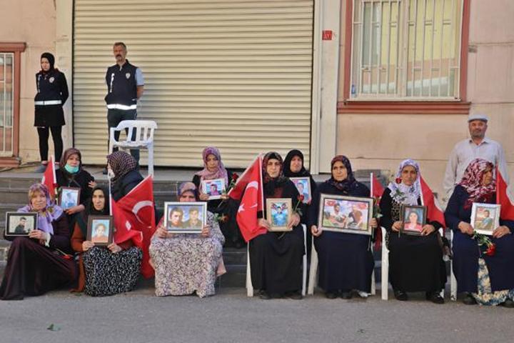 Anneler Gününe de evlat nöbetinde girdiler