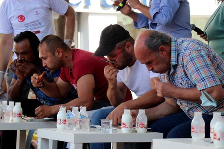 Edirnede ciğer festivali Hem yediler hem ağladılar