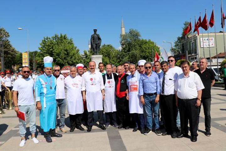 Edirnede ciğer festivali Hem yediler hem ağladılar