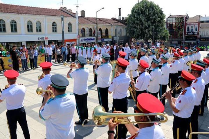 Edirnede ciğer festivali Hem yediler hem ağladılar