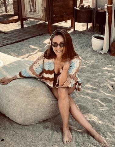 Damla Sönmez tatil sezonunu açtı