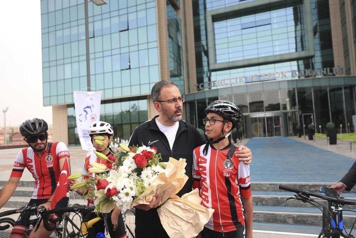Bakan Kasapoğlu: “Bisiklet sporunun tabana yayılması adına çalışmalarımızı sürdüreceğiz”