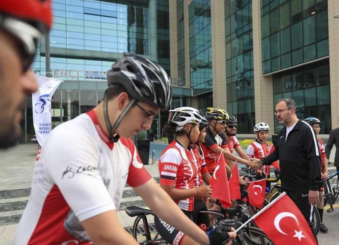 Bakan Kasapoğlu: “Bisiklet sporunun tabana yayılması adına çalışmalarımızı sürdüreceğiz”