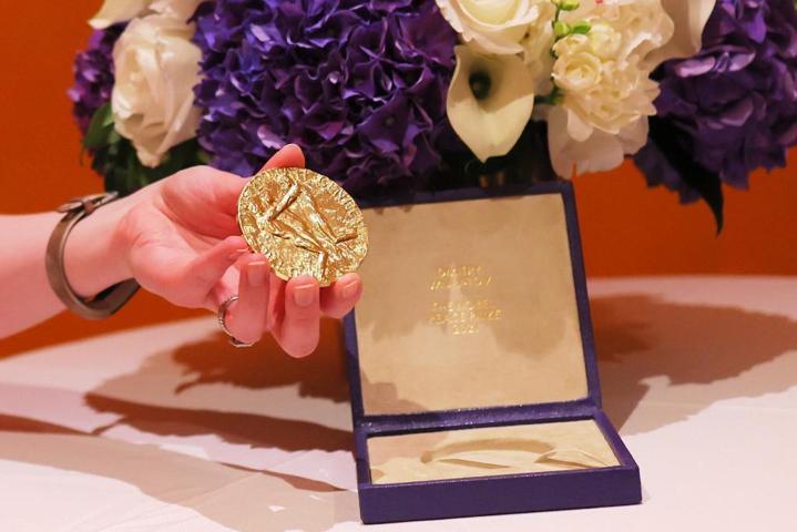 Rus gazeteci, Nobel madalyasını 103 milyon dolara sattı