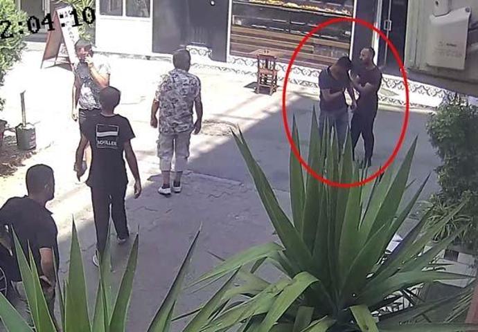 Tartıştığı arkadaşını bıçaklayıp, yarasına tampon yaptı