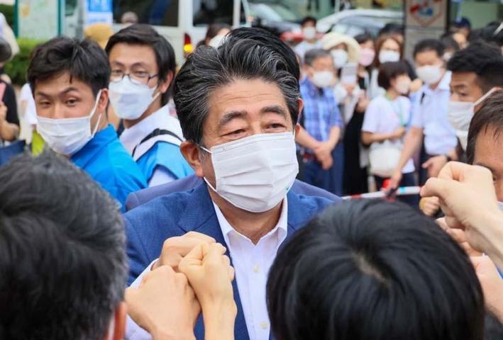 Japonya eski Başbakanı Şinzo Abe neden suikaste uğradı Japonya için Şinzo Abe neden önemliydi
