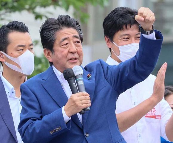 Japonya eski Başbakanı Şinzo Abe neden suikaste uğradı Japonya için Şinzo Abe neden önemliydi