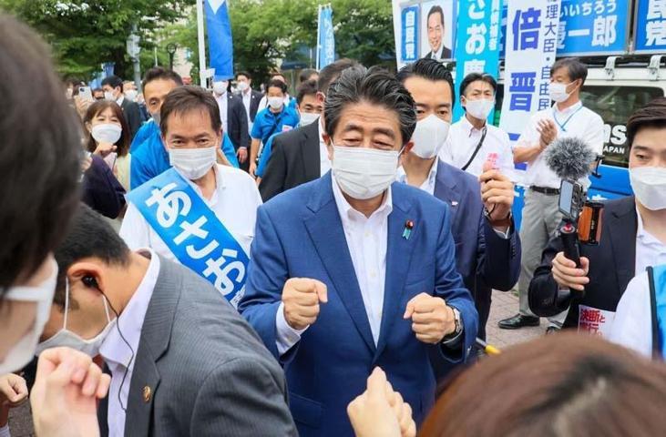 Japonya eski Başbakanı Şinzo Abe neden suikaste uğradı Japonya için Şinzo Abe neden önemliydi