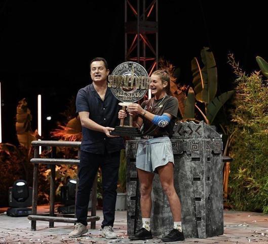 Survivor Nisa Bölükbaşından milyonluk anlaşma