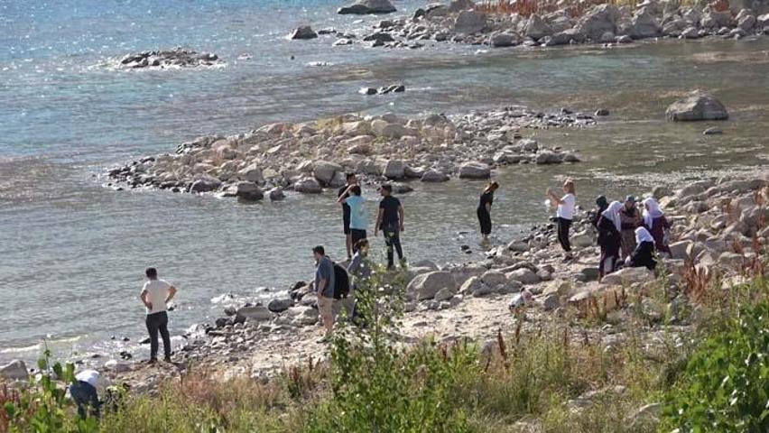 ‘Mükemmeliyet ödüllü’ Nemrut Kalderası ziyaretçi akınına uğruyor