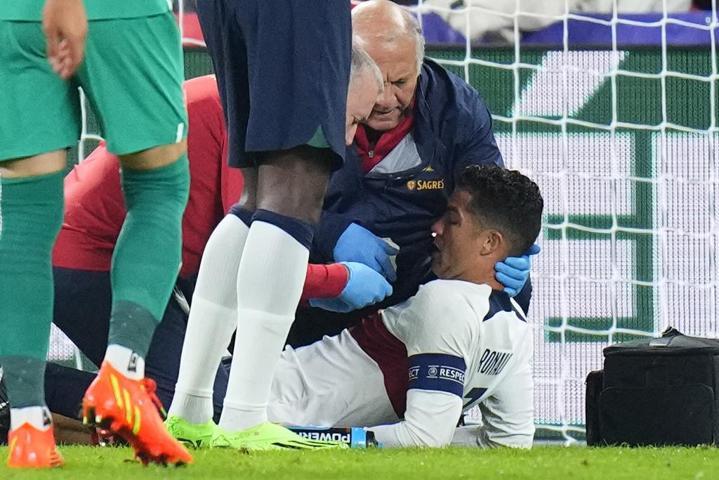 Çekya-Portekiz maçında Cristiano Ronaldo kanlar içinde kaldı