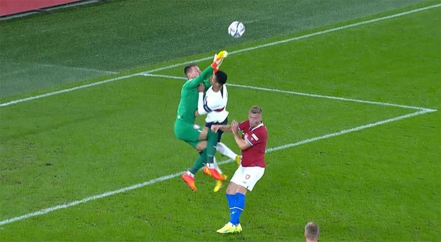 Çekya-Portekiz maçında Cristiano Ronaldo kanlar içinde kaldı