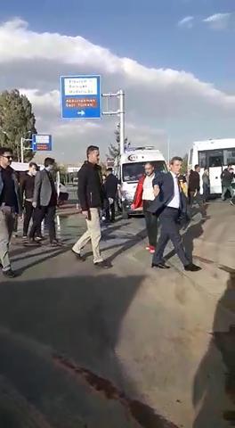 Erzurum’da asker ve öğretmenleri taşıyan servis araçları çarpıştı: 10 yaralı