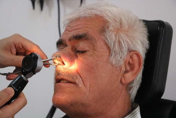 Yüzünde 50 yıldır taşıdığı kurşun ameliyatla alındı