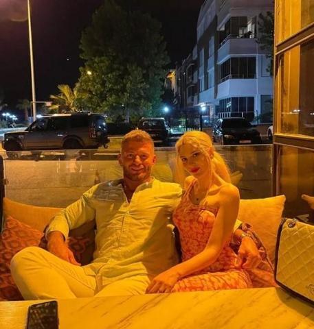 İsmail Balabanın sevgilisi İlayda Şeker gelinlikli pozunu paylaştı