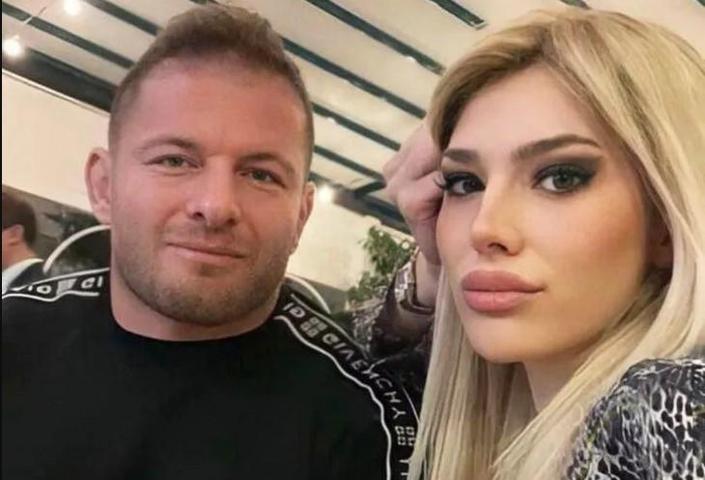 İlayda Şeker ve İsmail Balaban şakalaşırken arabada gerildi