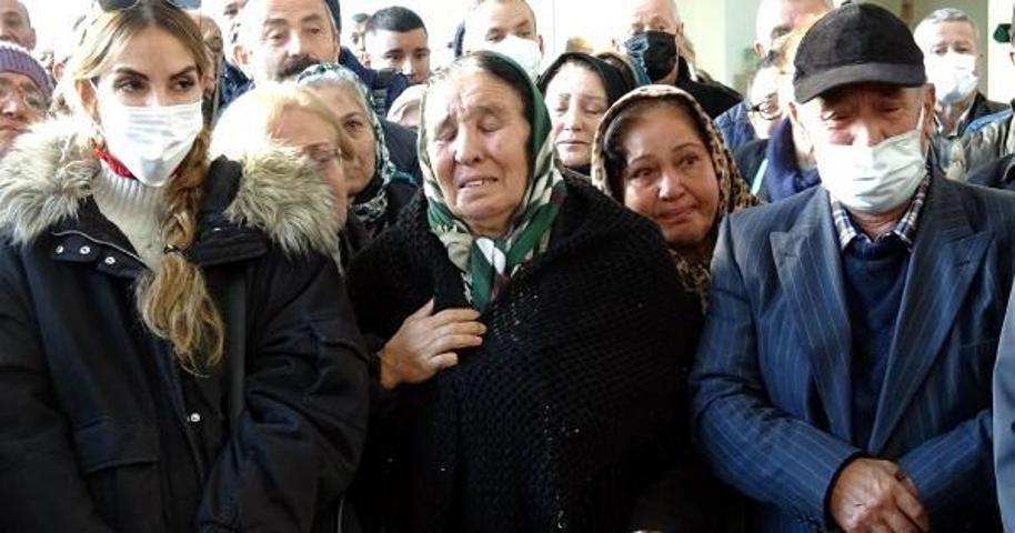Özge Ulusoy babasını son yolculuğuna gözyaşlarıyla uğurladı