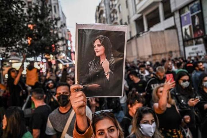 İran’da ‘ahlak polisi’ muamması