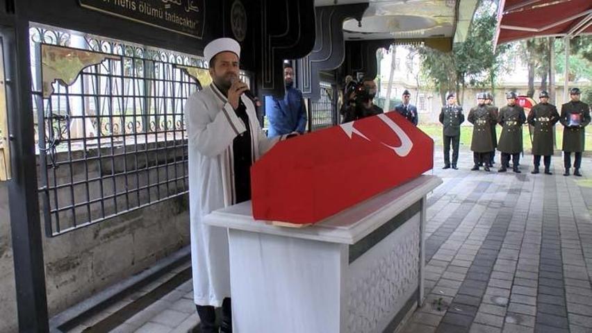 Özge Ulusoyun babası Haydar Ulusoy son yolculuğuna uğurlandı