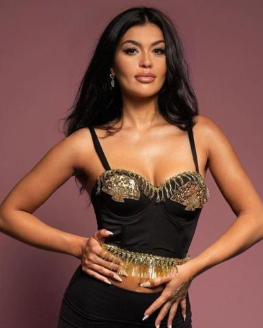 Kısmetse Olur Cansel Çördük gecelikle poz verdi