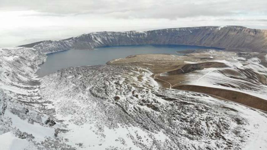 UNESCO’ya aday Nemrut Kalderasında göz kamaştıran kar manzaraları