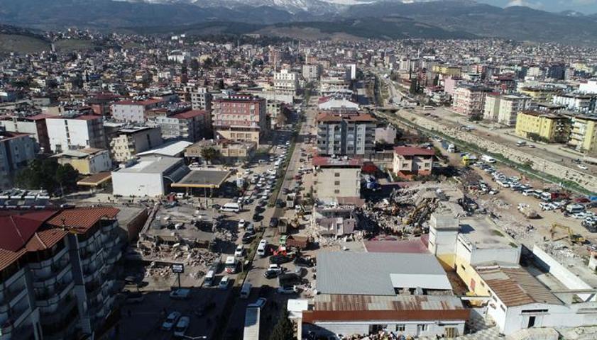 Hatay Kırıkhana gönderilen yardım malzemeleri vatandaşlara dağıtılıyor