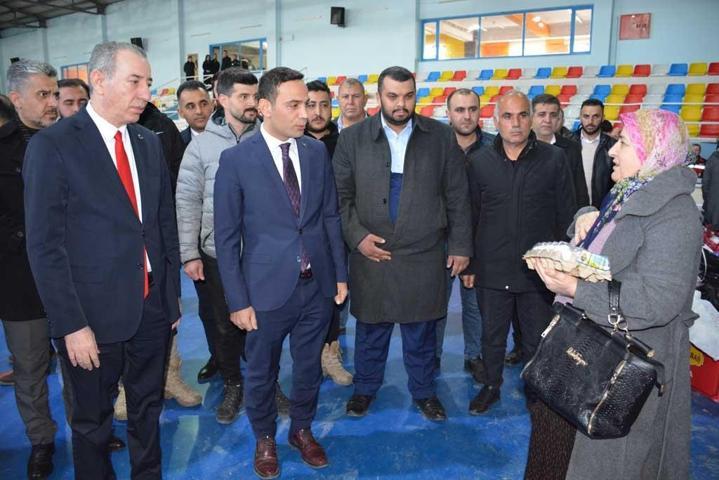 2 tır yardımla gelen Türkmen Bakan: Türkiye’ye destek, bizim için milli görev