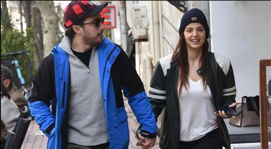 Burak Dakak ve Leyla Tanların kahve keyfi