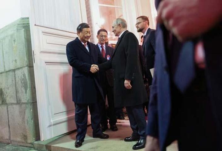 Yer: Taht salonu Putin bu pozu özellikle verdi: İşte fotoğrafın şifreleri