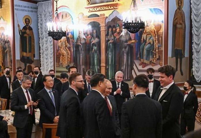 Yer: Taht salonu Putin bu pozu özellikle verdi: İşte fotoğrafın şifreleri